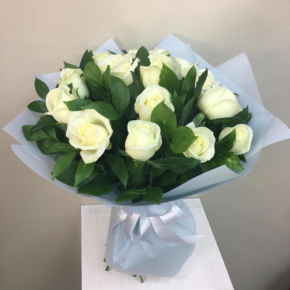 Букет 15 Белых роз Проуд в Покровском Ростовской области