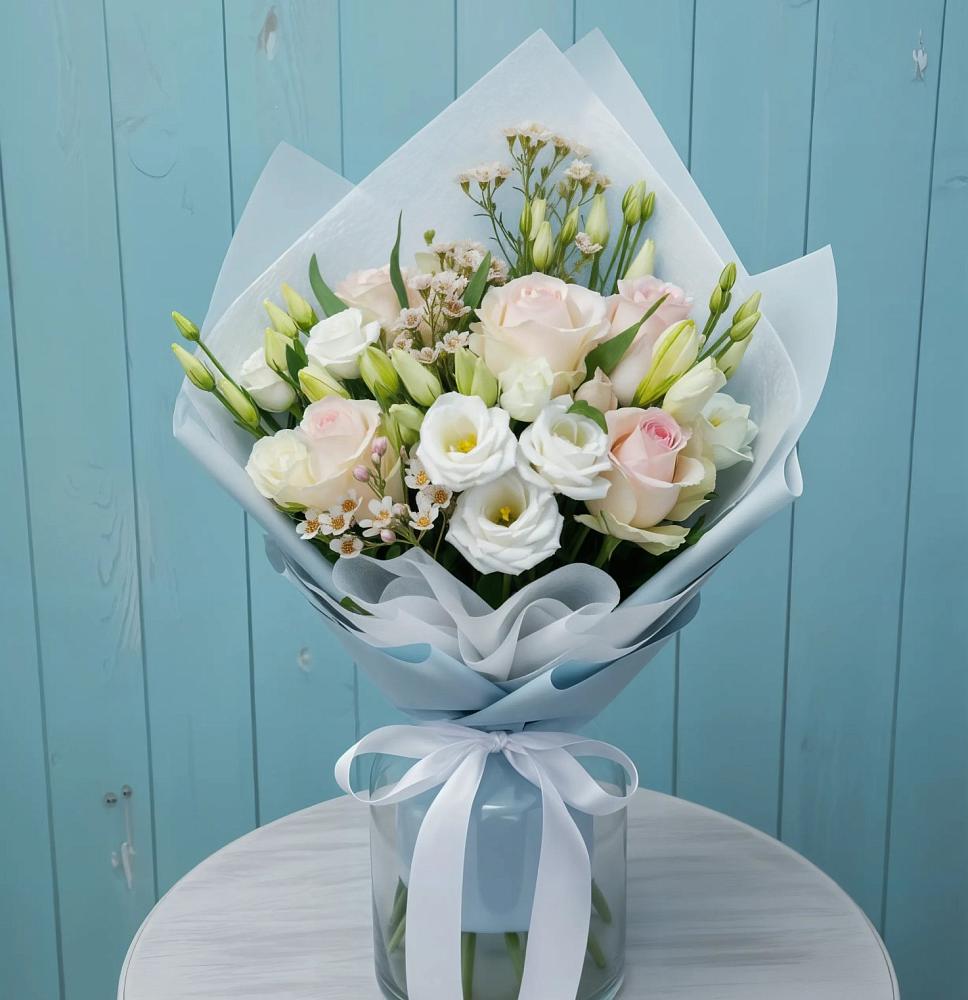 Букет цветов из: Розы и Лизиантусы в Покровском Ростовской области