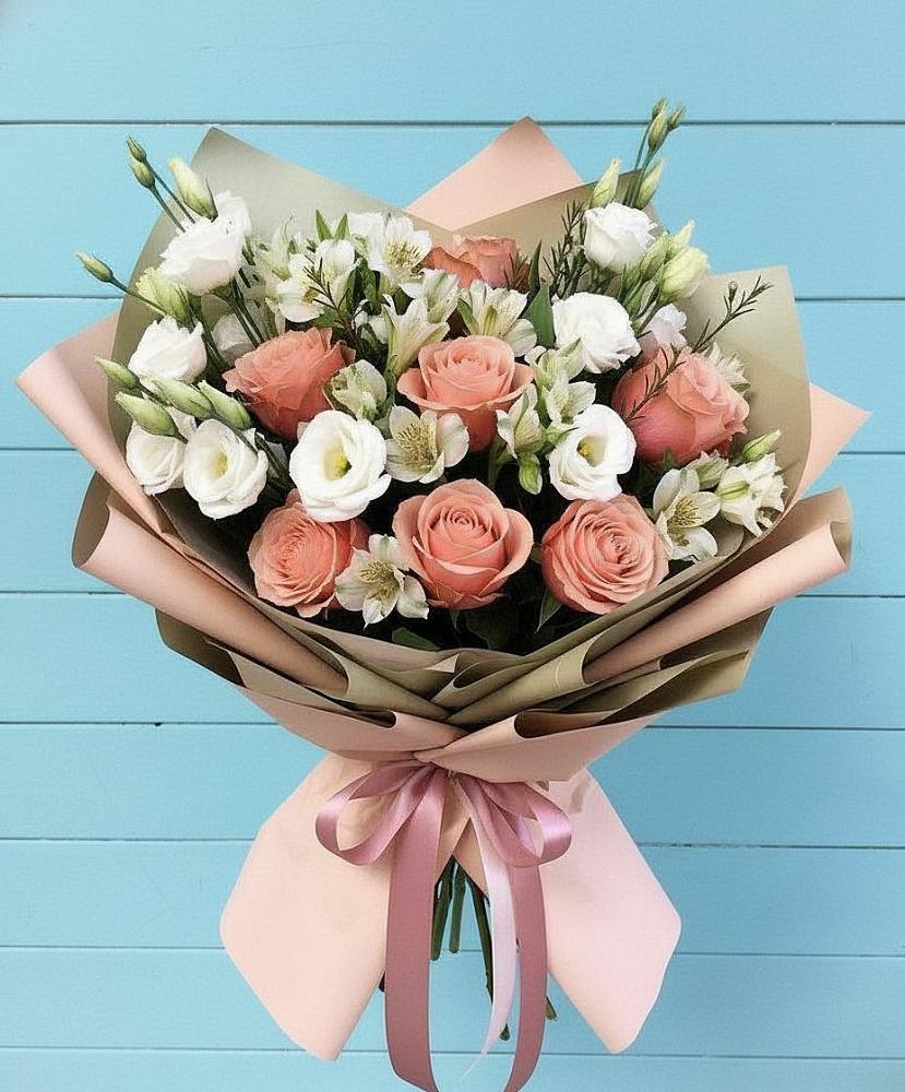 Букет цветов из: Розы, Альстромерии и Лизиантусы в Покровском Ростовской области
