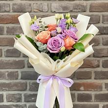 Букет цветов из:  Лизиантусы и Розы в Покровском Ростовской области