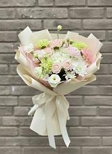 Букет цветов из:  Гвоздики, Розы, Лизиантусы и Хризантемы в Покровском Ростовской области