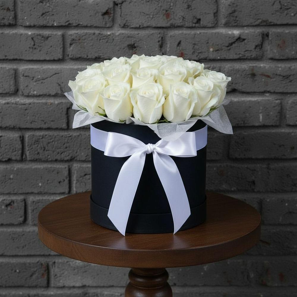 Цветочная композиция из Розы в шляпной коробке в Покровском Ростовской области