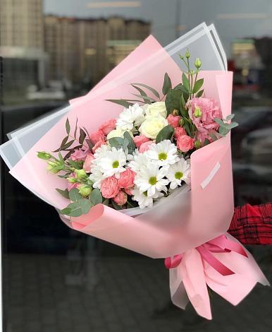 Букет цветов из: Розы, Лизиантусы и Хризантемы в Покровском Ростовской области
