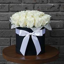 Цветочная композиция из Розы в шляпной коробке в Покровском Ростовской области